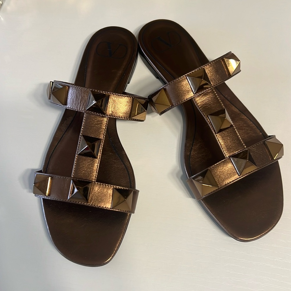 Valentino Roman Stud bronze sandal, size 39